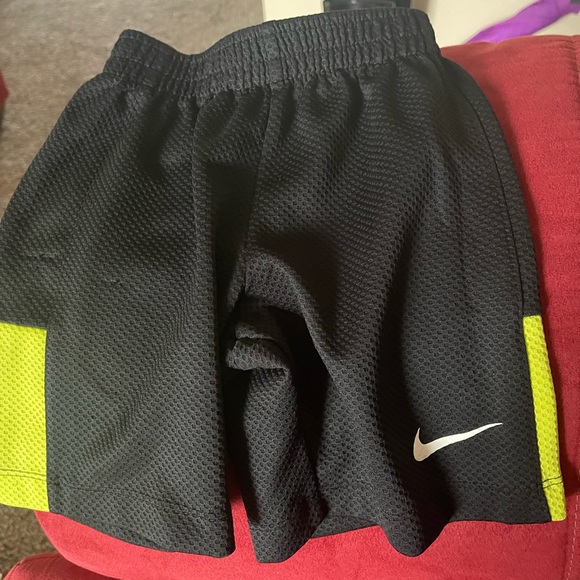 Nike short set for boys - Picture 4 of 4